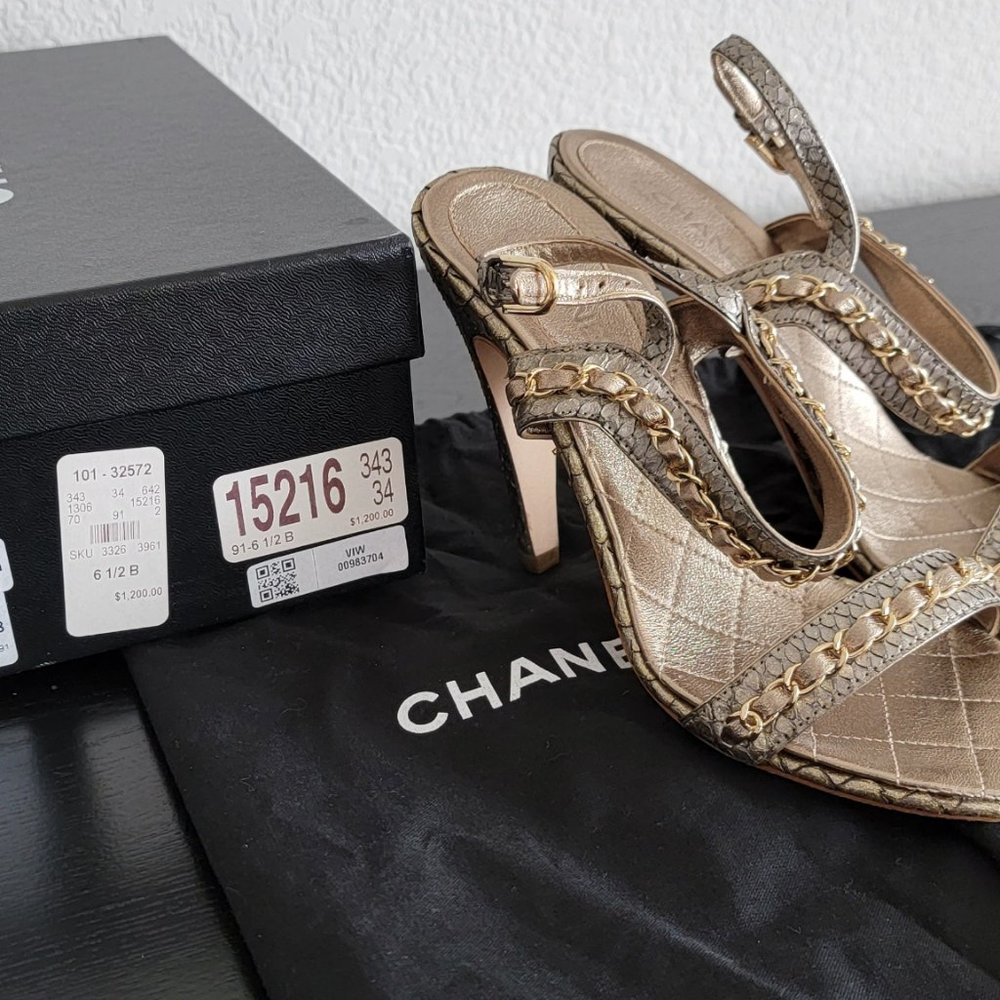 Chanel heels - Picture 4 of 4